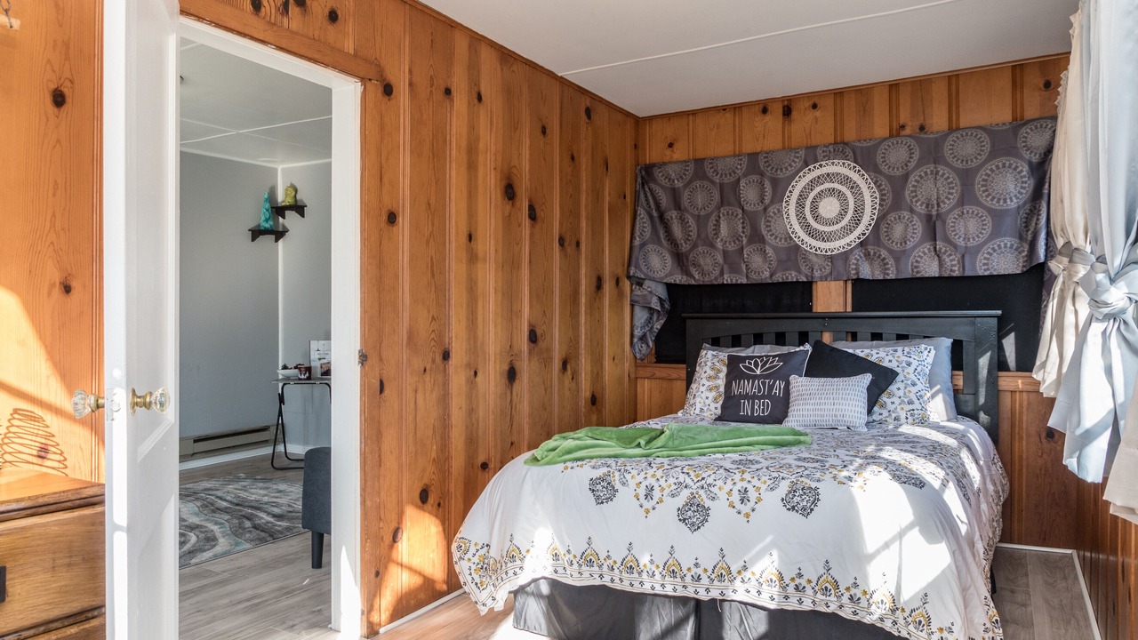 Photo of Bedroom in Rockaway Beach