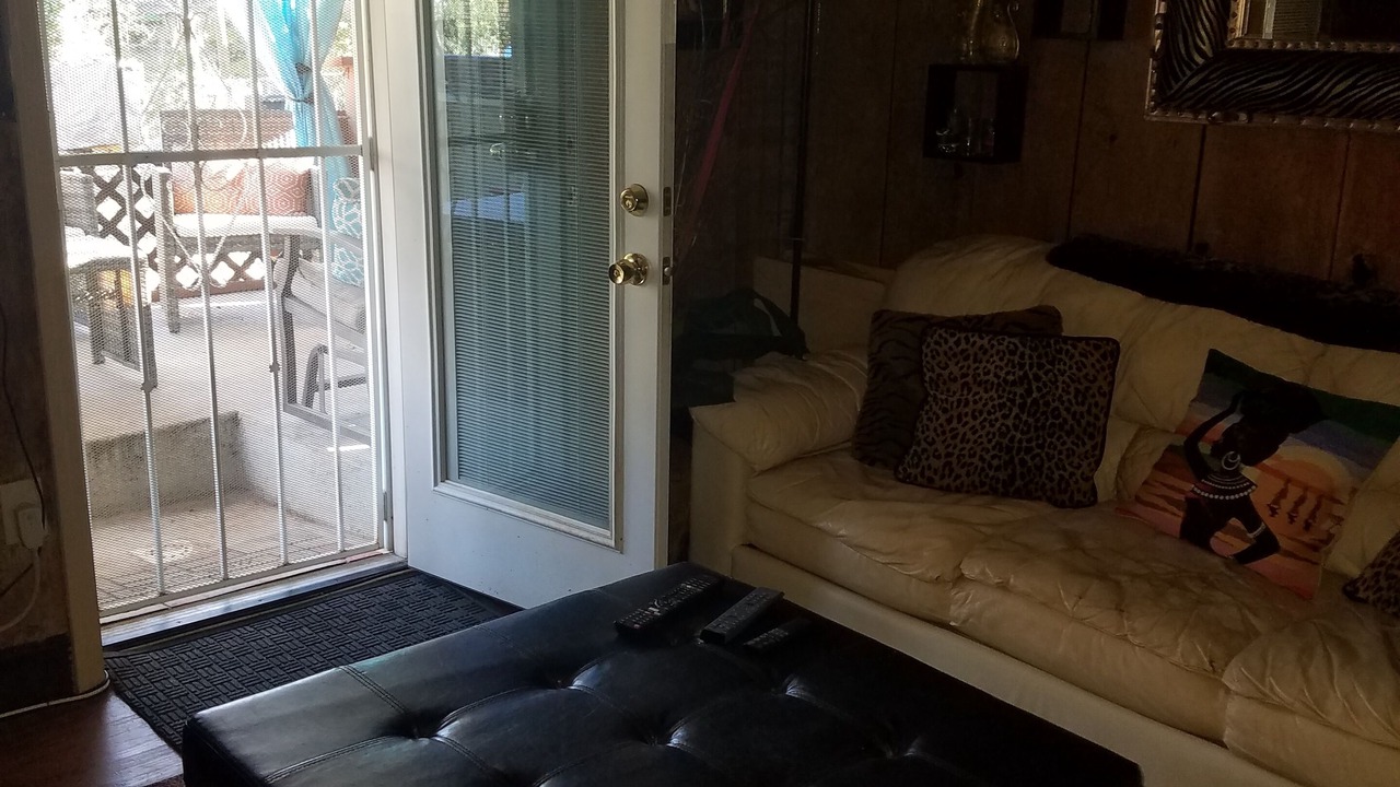 Photo of Livingroom in Ashley Oaks