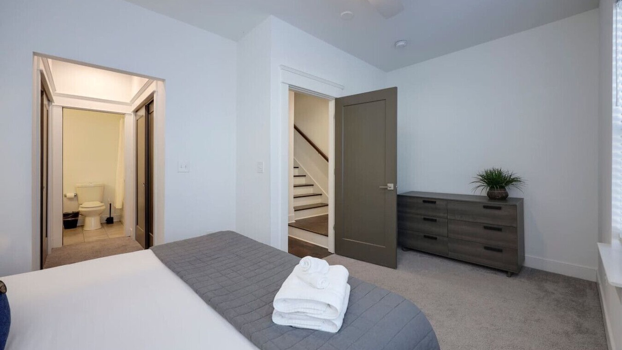 Photo of Bedroom in Charlotte Park