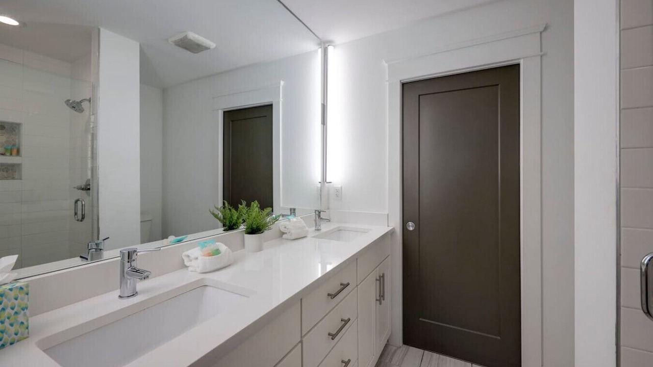 Photo of Bathroom in Charlotte Park