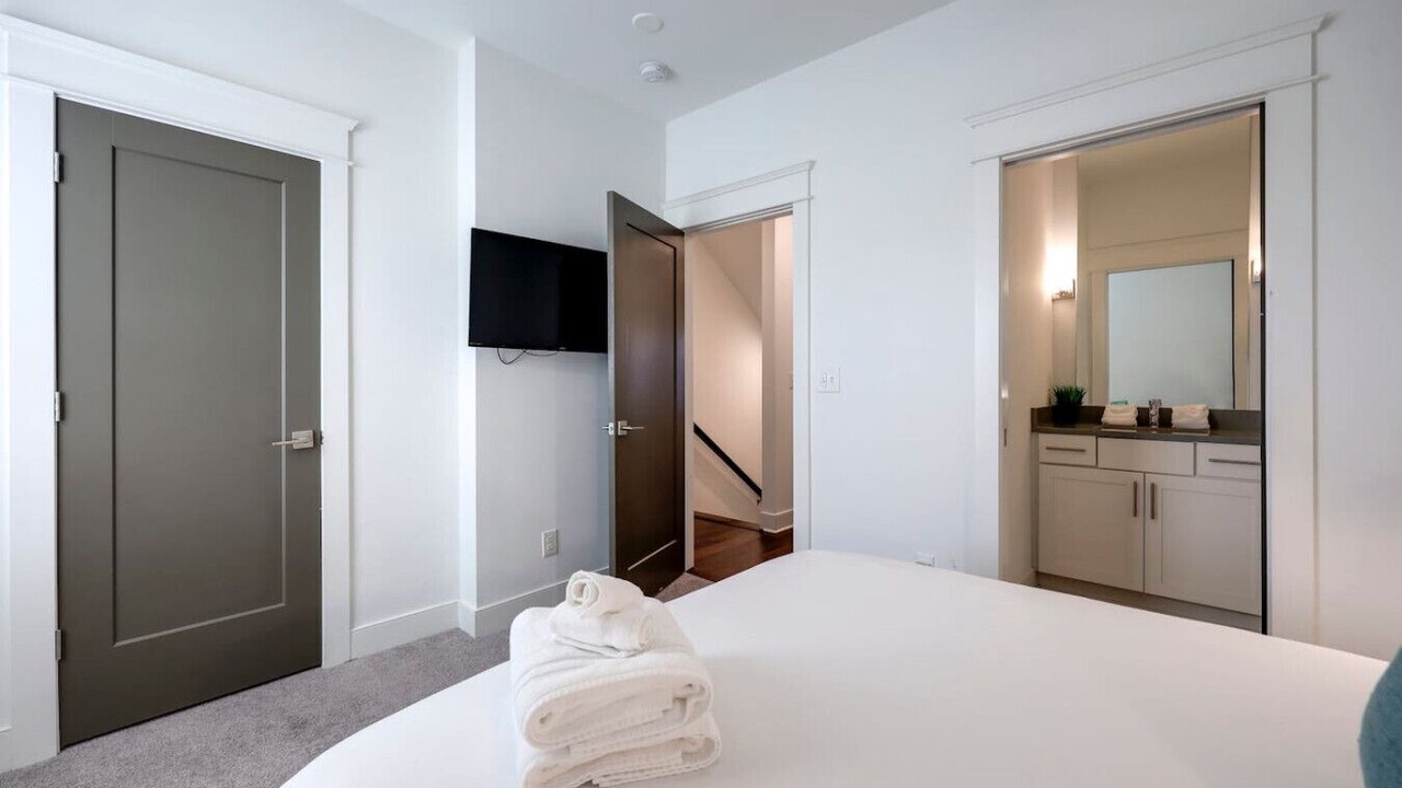 Photo of Bedroom in Charlotte Park