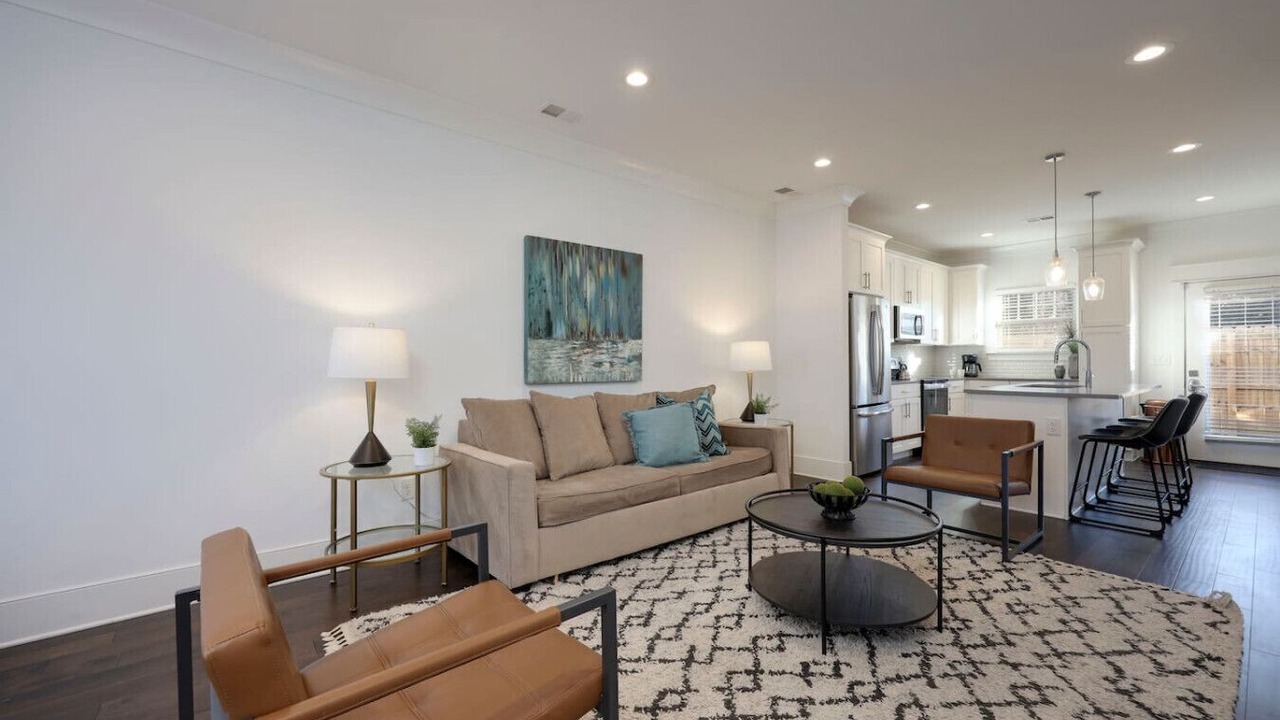 Photo of Livingroom in Charlotte Park