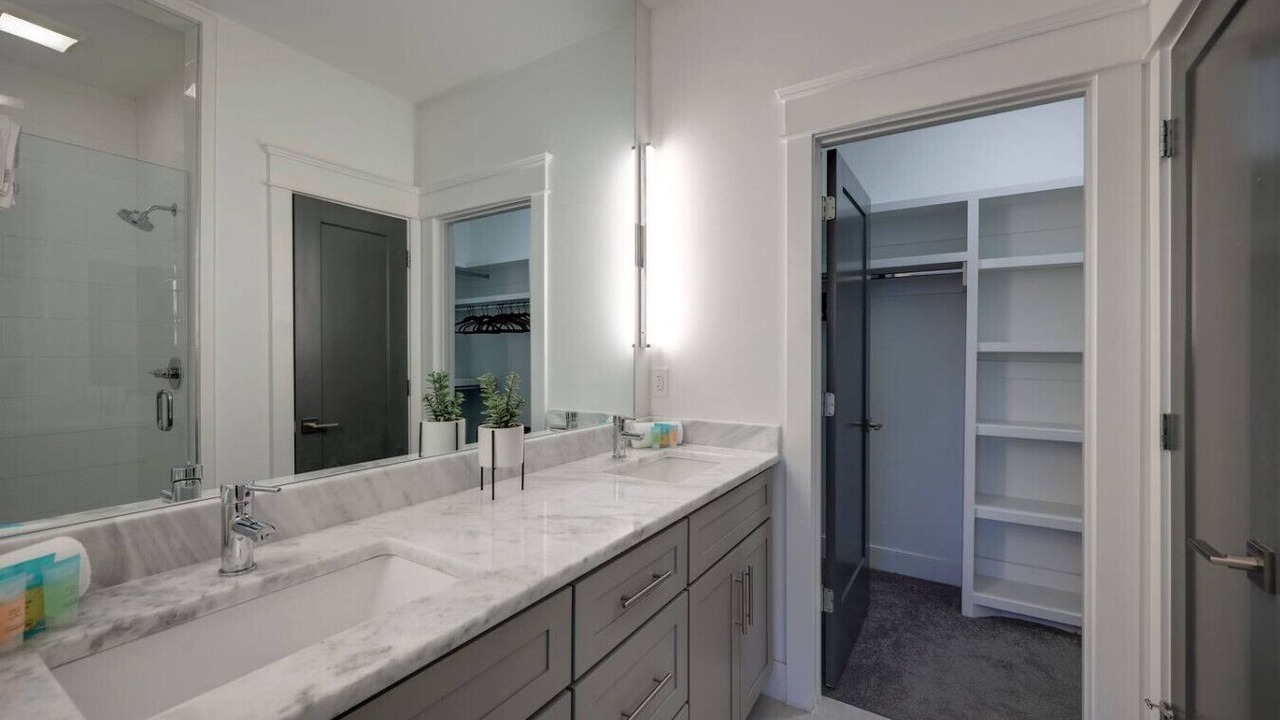 Photo of Bathroom in Charlotte Park