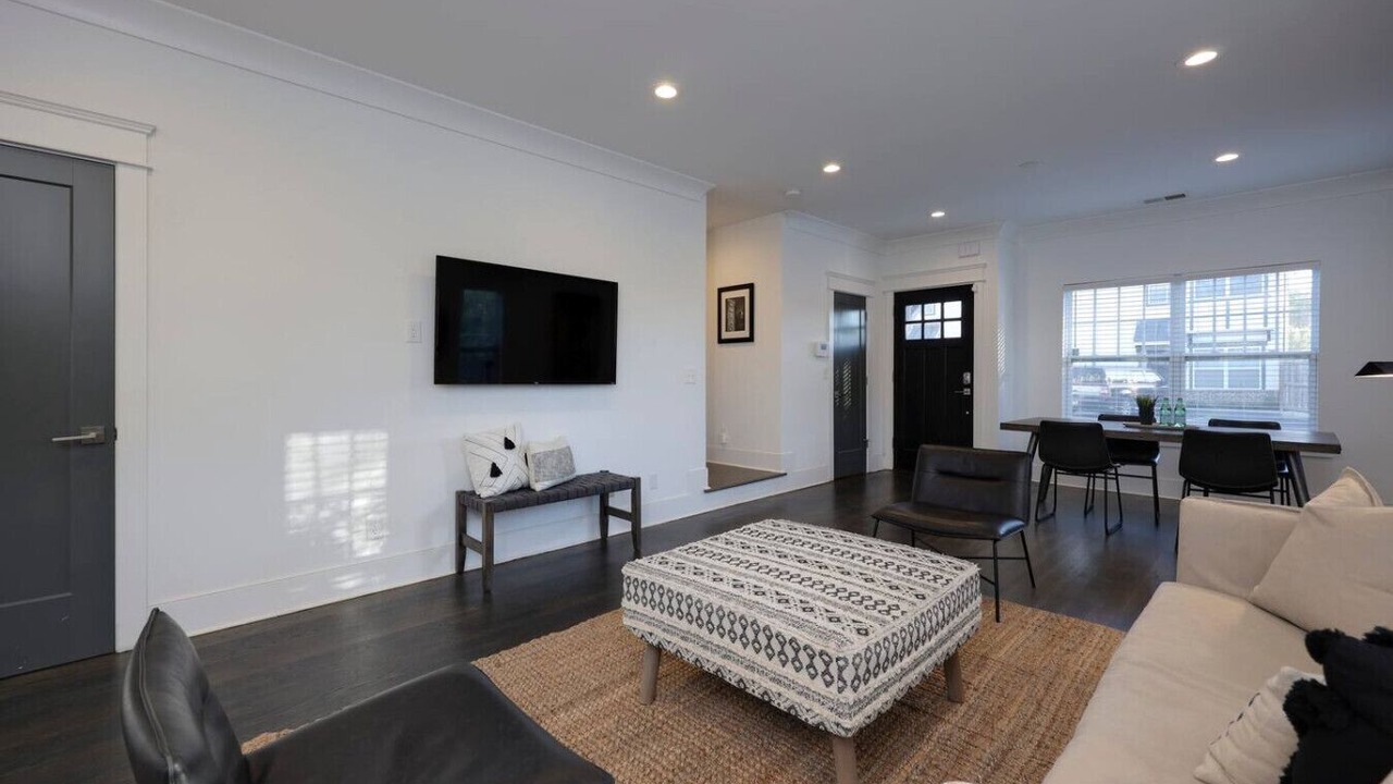 Photo of Livingroom in Charlotte Park