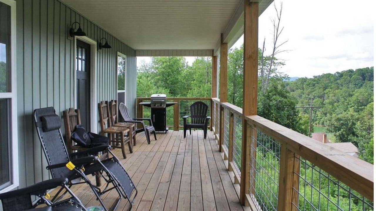 Photo of Patio Balcony in Caryville