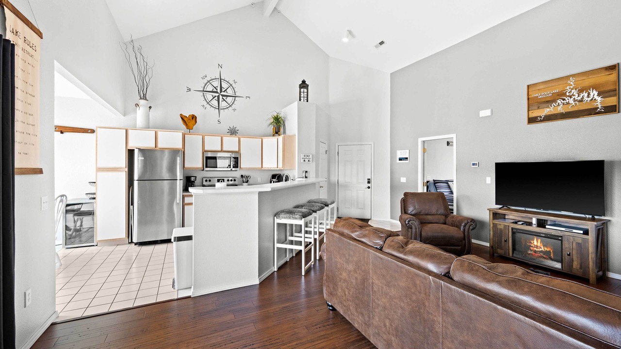 Photo of Livingroom in Kimberling City