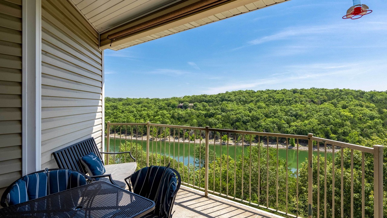 Photo of Patio Balcony in Kimberling City