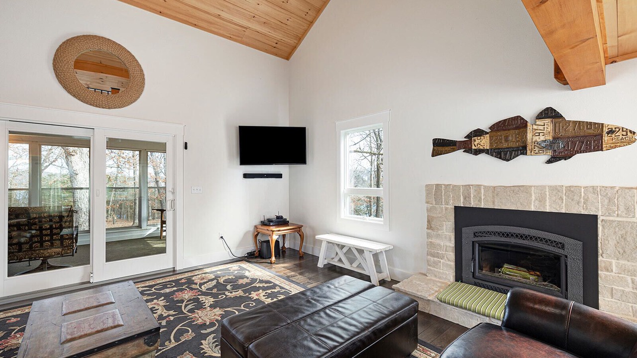 Photo of Bedroom in Branson West
