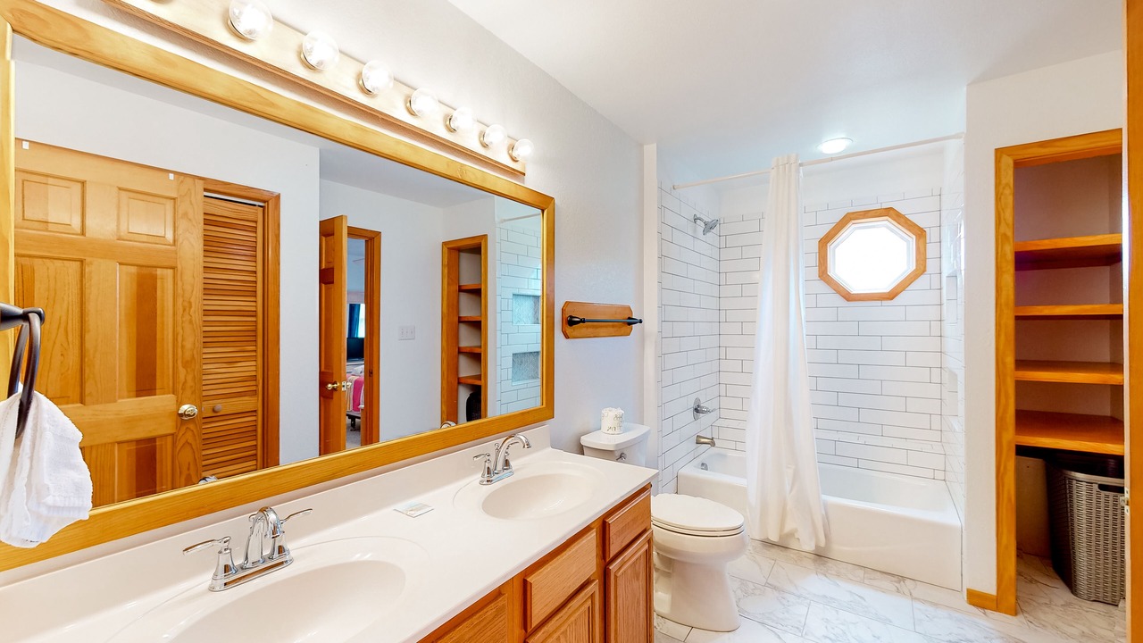 Photo of Bathroom in Brigands' Bay