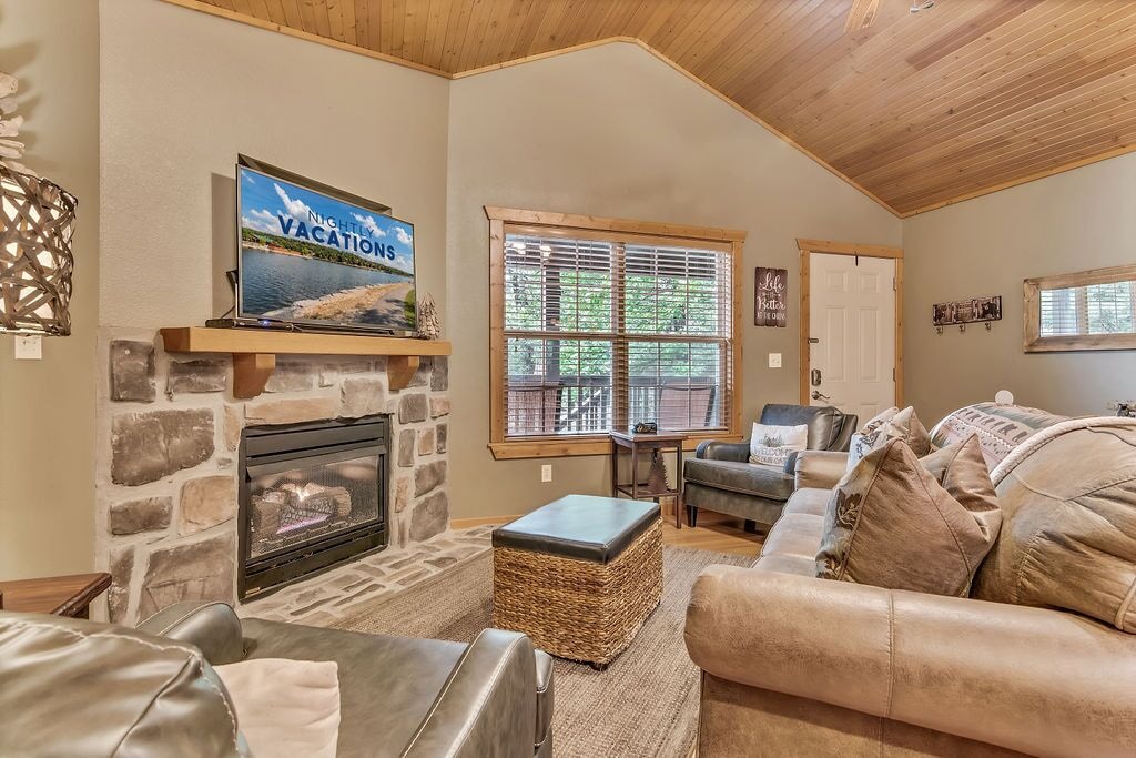 Photo of Livingroom in Reeds Spring