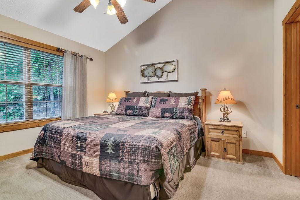 Photo of Bedroom in Reeds Spring