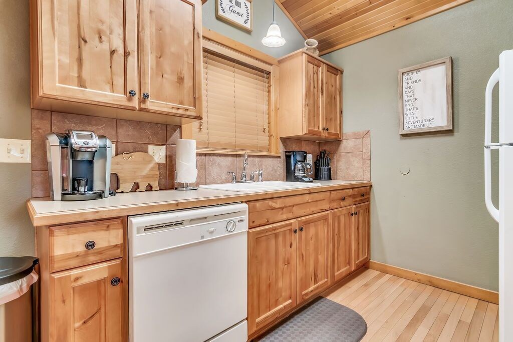 Photo of Kitchen in Reeds Spring