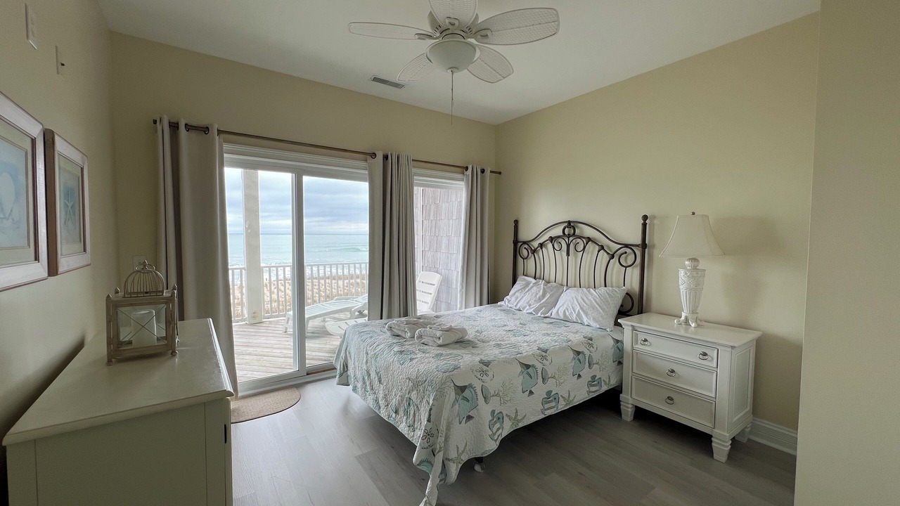Photo of Bedroom in North Topsail Beach