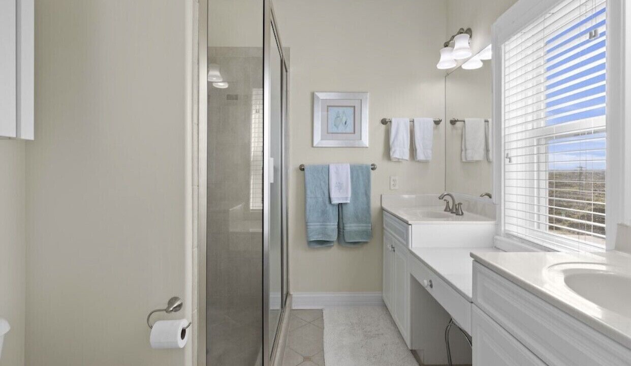 Photo of Bathroom in North Topsail Beach