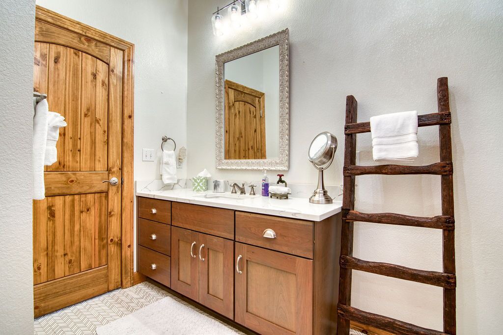 Photo of Bathroom in Blue Eye