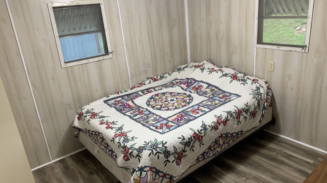 Photo of Bedroom in Blue Eye