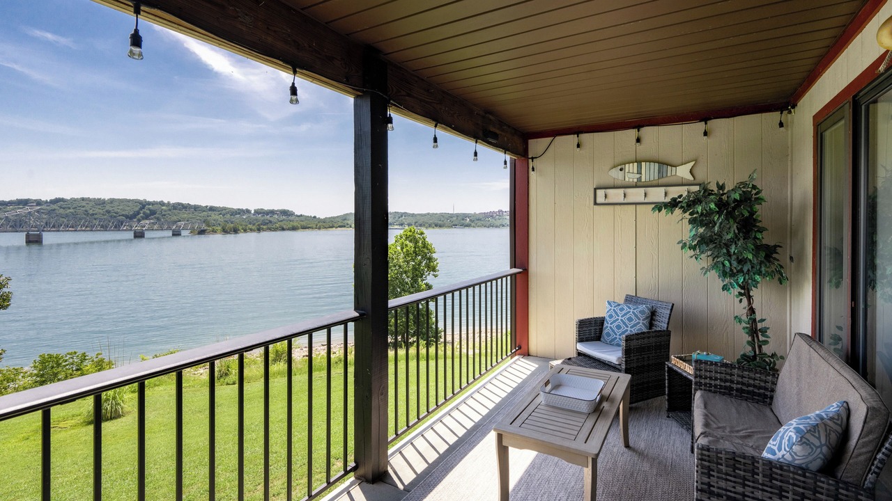 Photo of Patio Balcony in Kimberling City