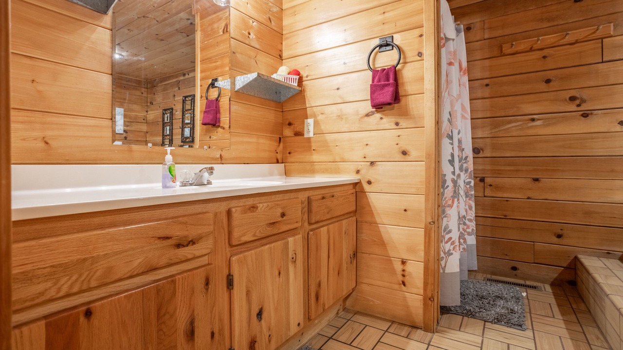 Photo of Bathroom in Shell Knob