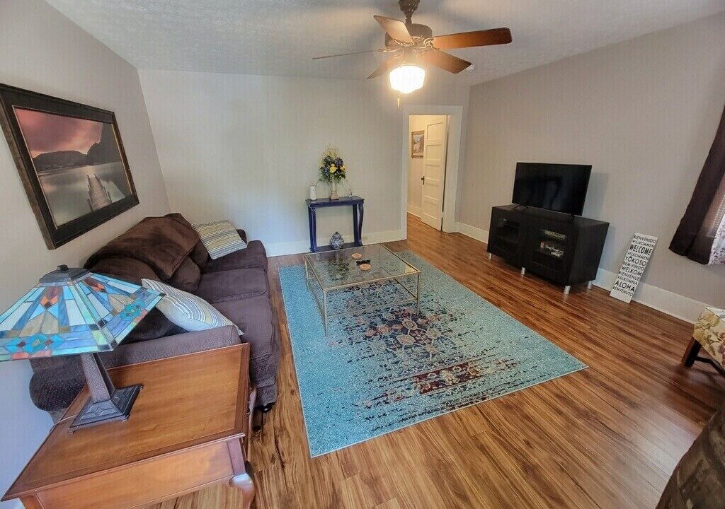 Photo of Livingroom in Bardstown