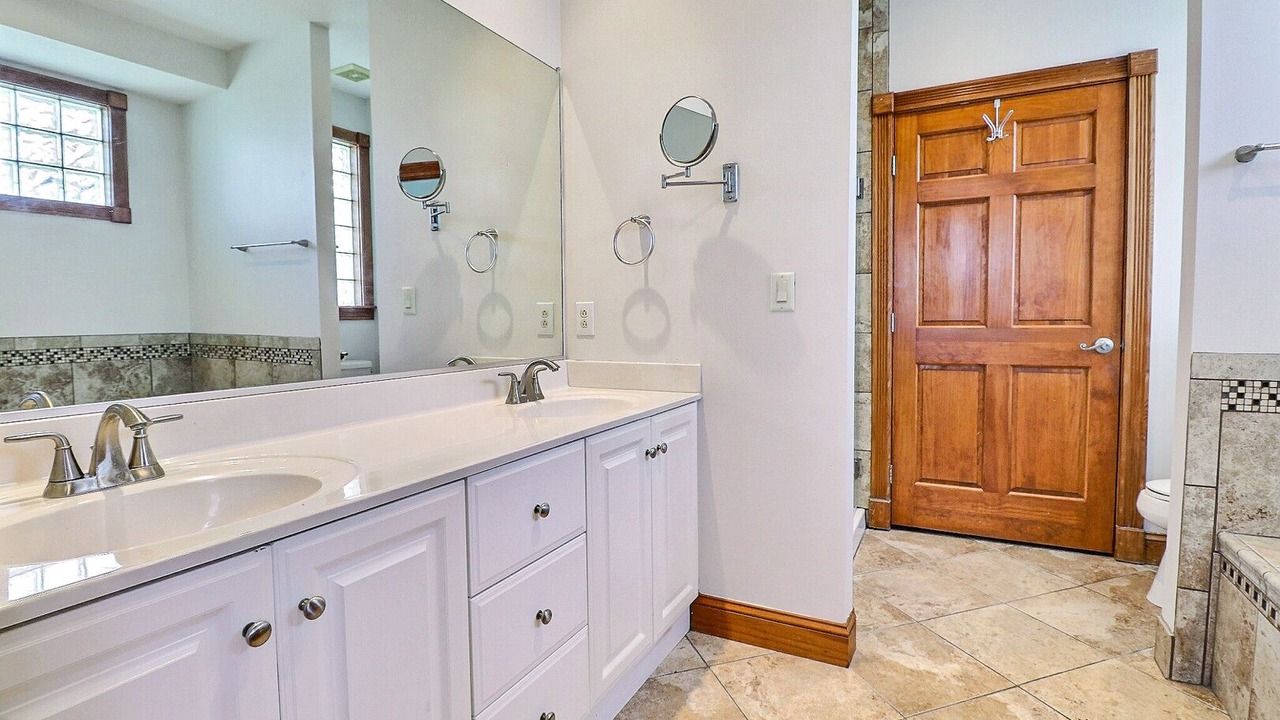 Photo of Bathroom in Manteo