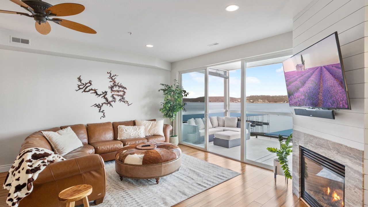 Photo of Livingroom in Osage Beach