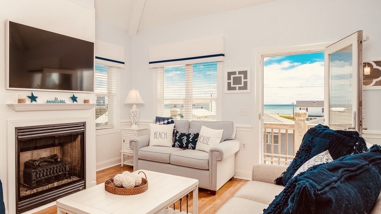 Photo of Livingroom in Atlantic Beach