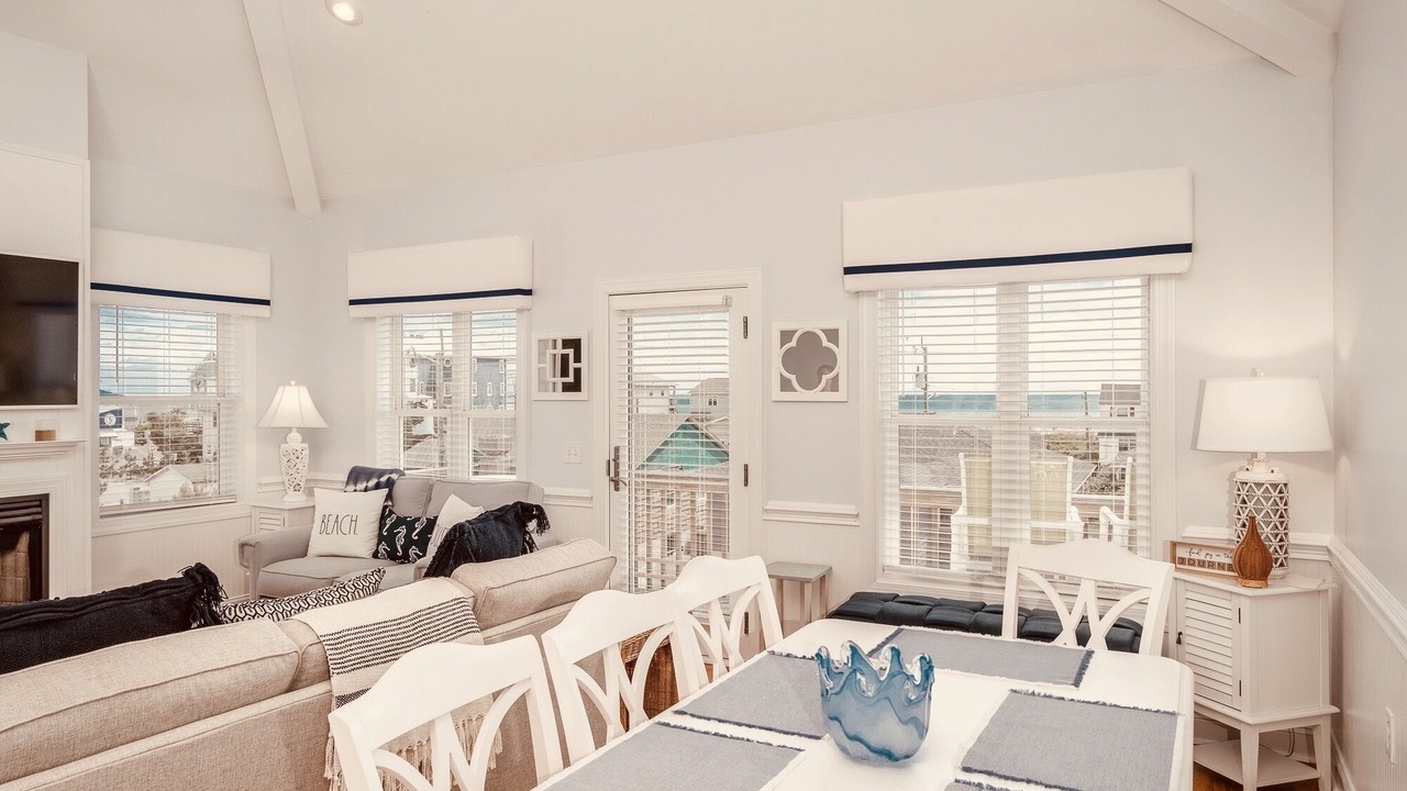 Photo of Livingroom in Atlantic Beach