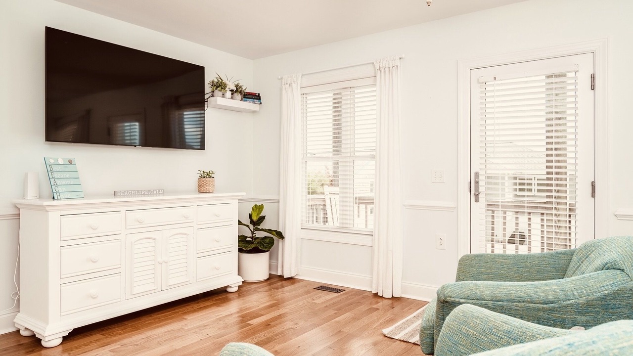 Photo of Livingroom in Atlantic Beach