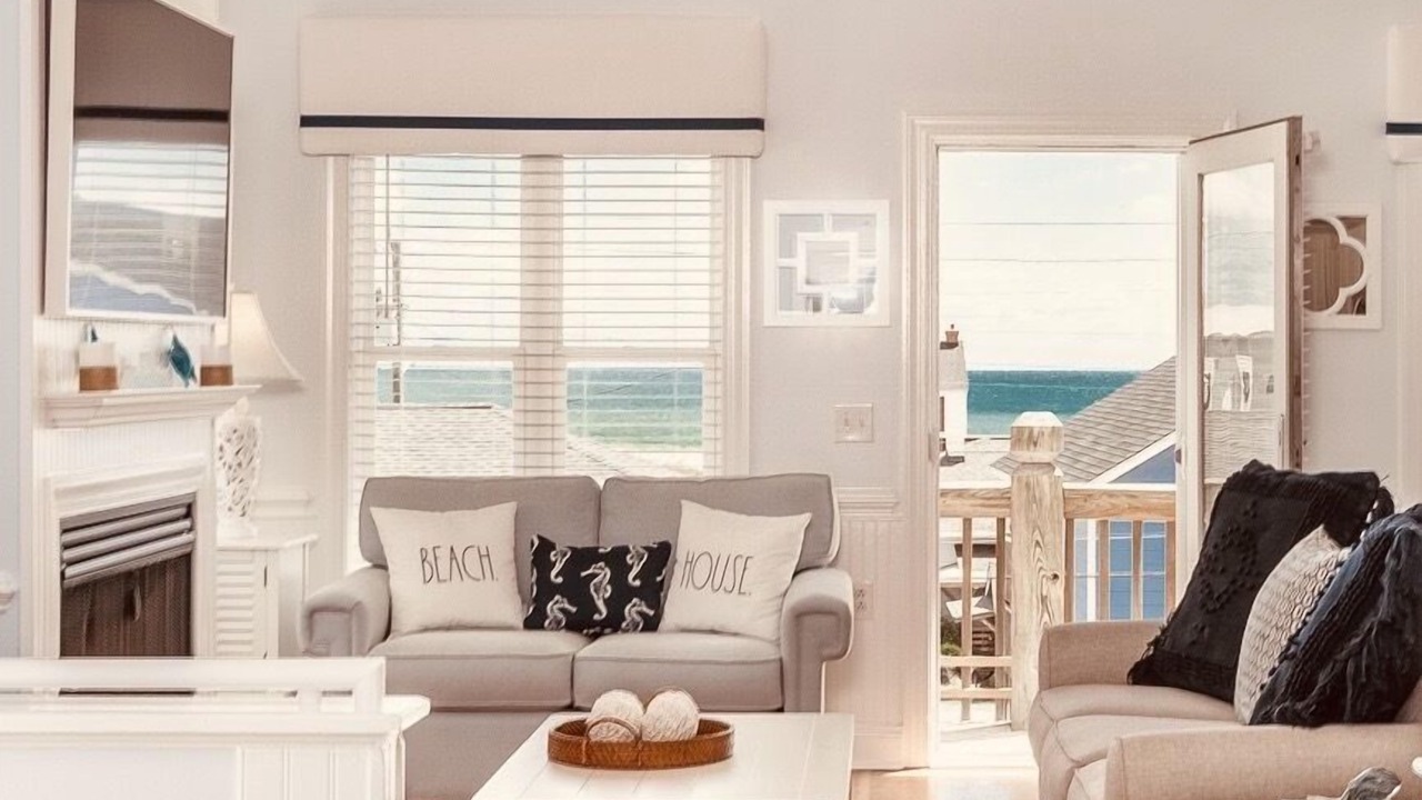 Photo of Livingroom in Atlantic Beach
