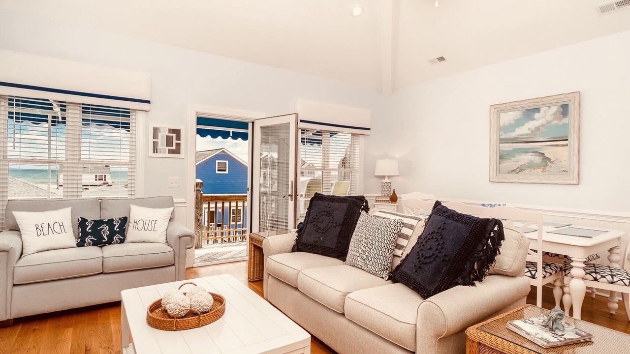 Photo of Livingroom in Atlantic Beach