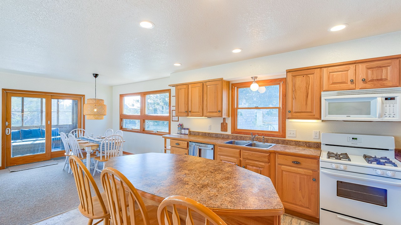 Photo of Kitchen in Brigands' Bay