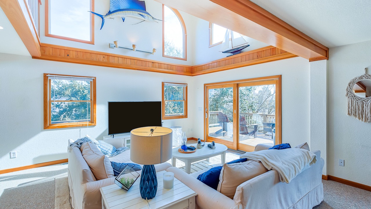 Photo of Livingroom in Brigands' Bay