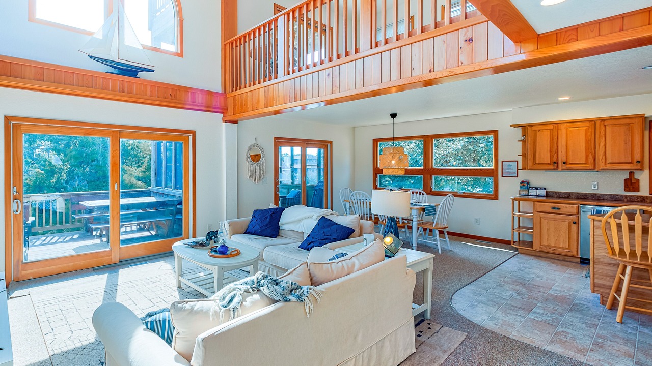 Photo of Livingroom in Brigands' Bay