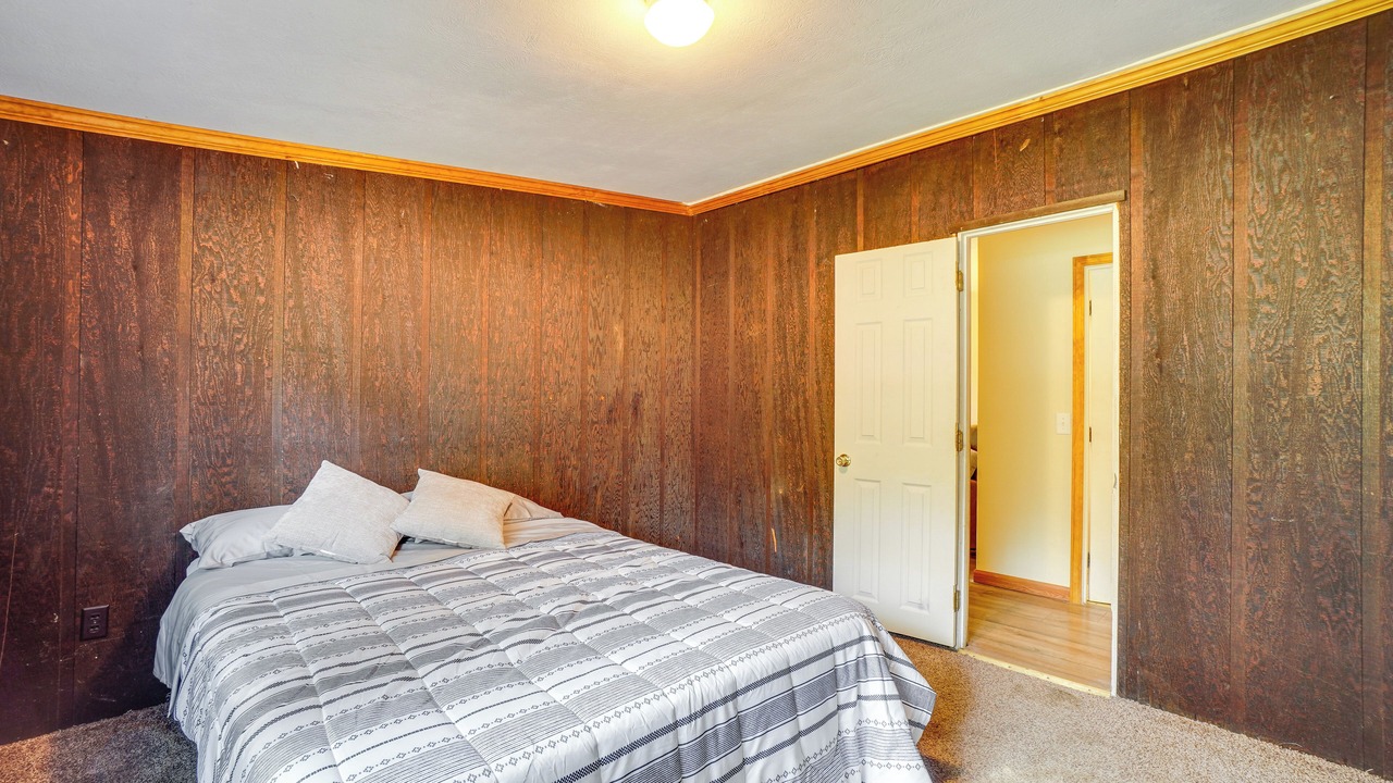 Photo of Bedroom in Shell Knob