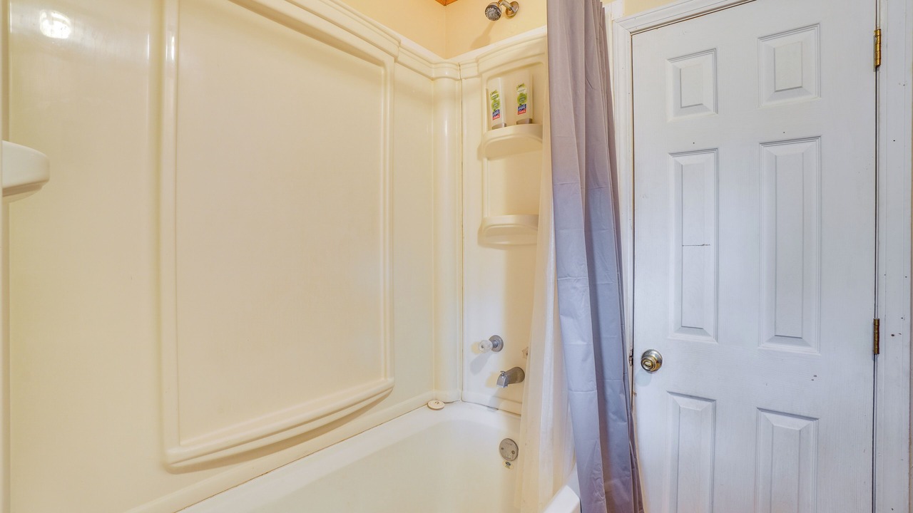 Photo of Bathroom in Shell Knob