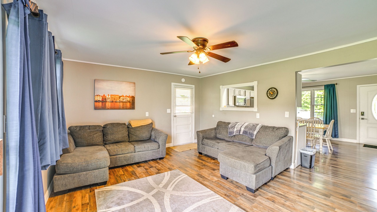 Photo of Livingroom in Salem