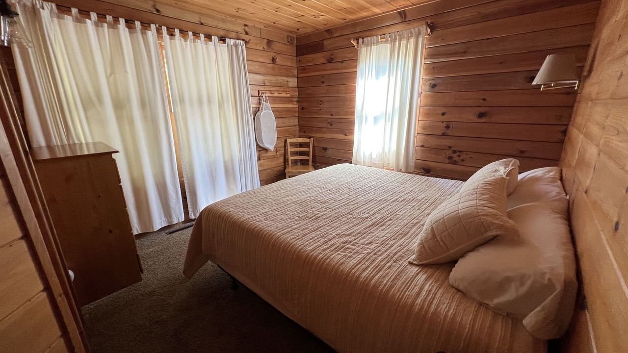 Photo of Bedroom in Shell Knob