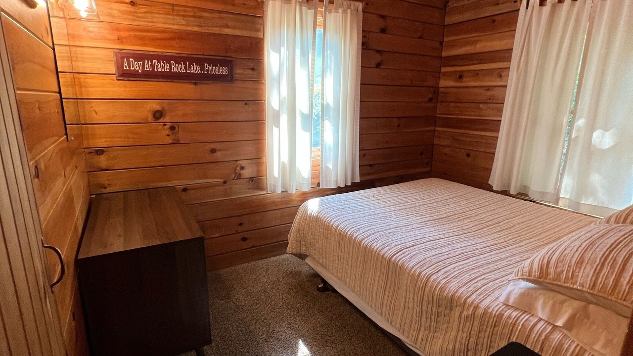 Photo of Bedroom in Shell Knob