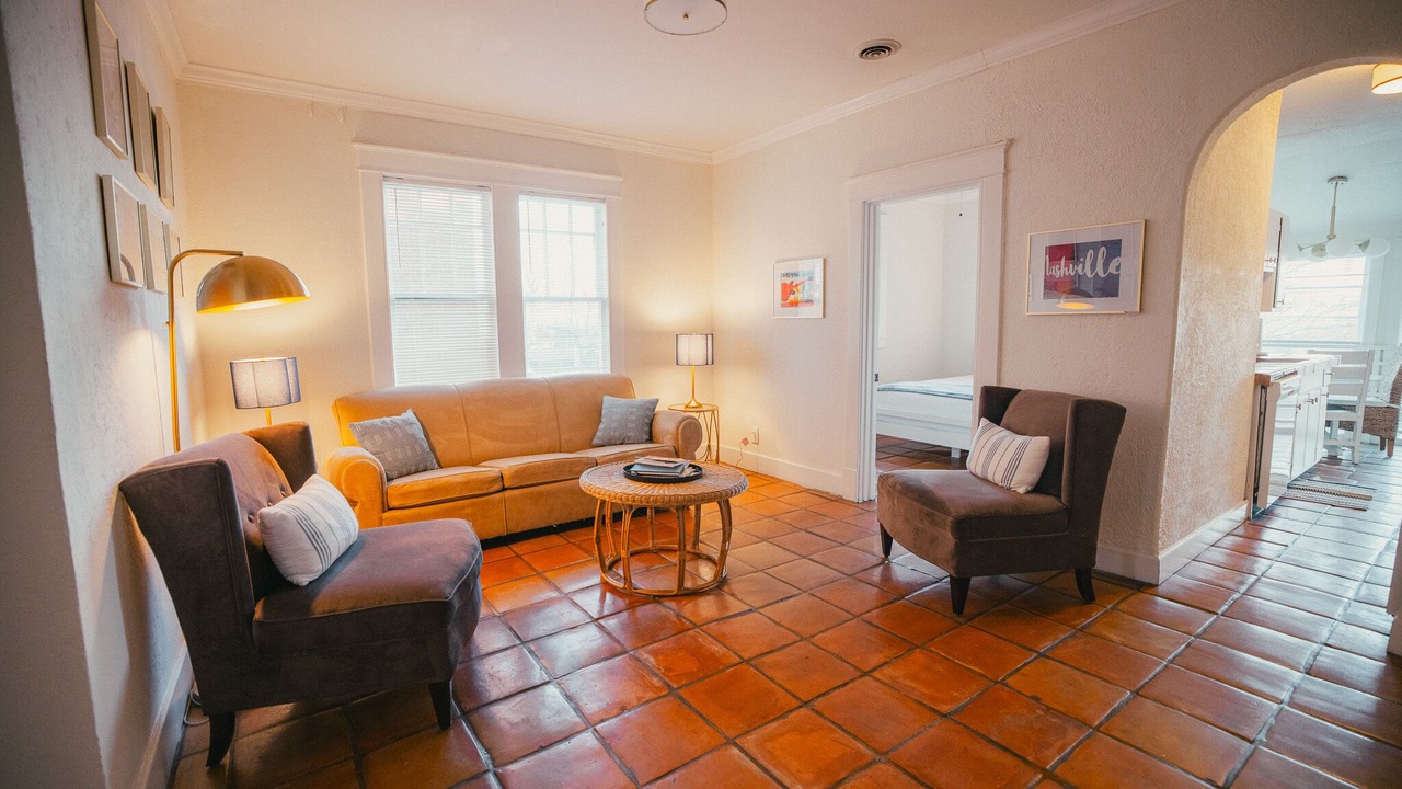 Photo of Livingroom in Hillsboro Village