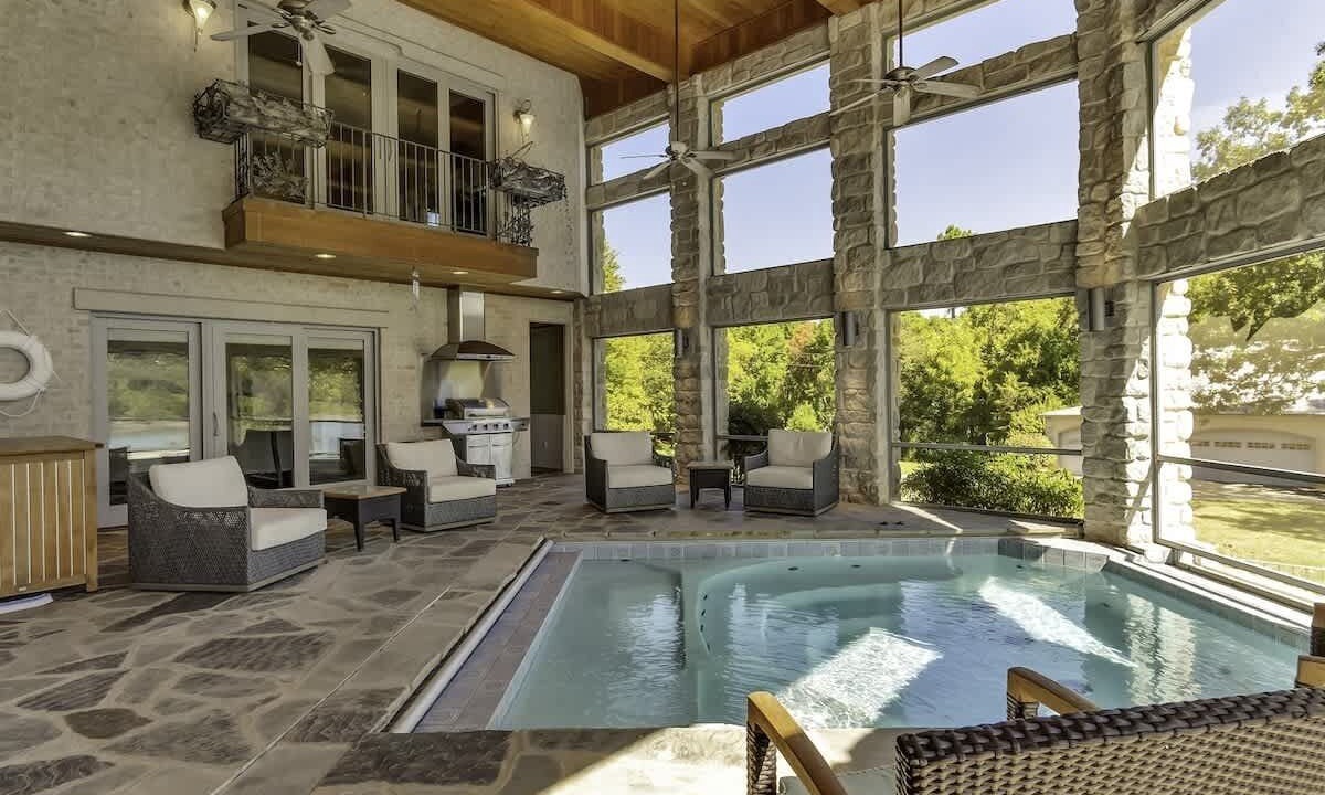 Photo of Patio Balcony in Blue Eye