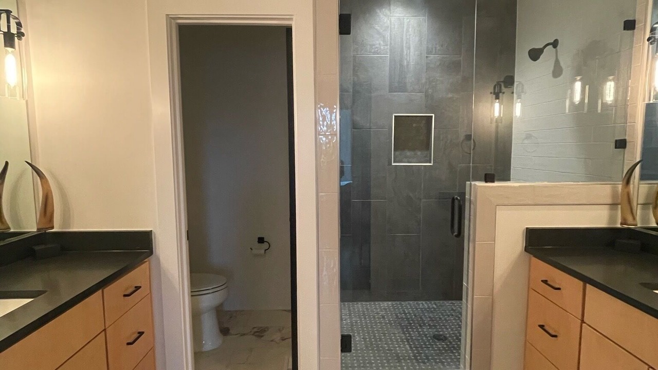 Photo of Bathroom in Hadley - Washington