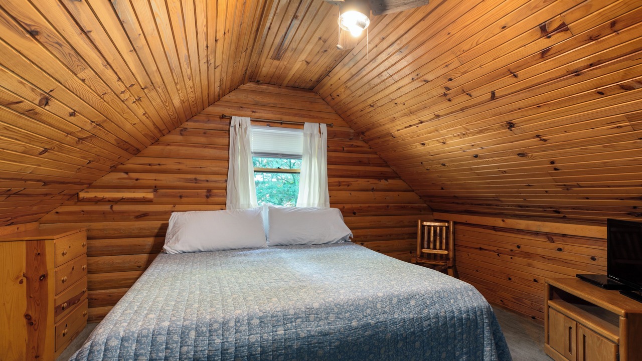 Photo of Bedroom in Shell Knob