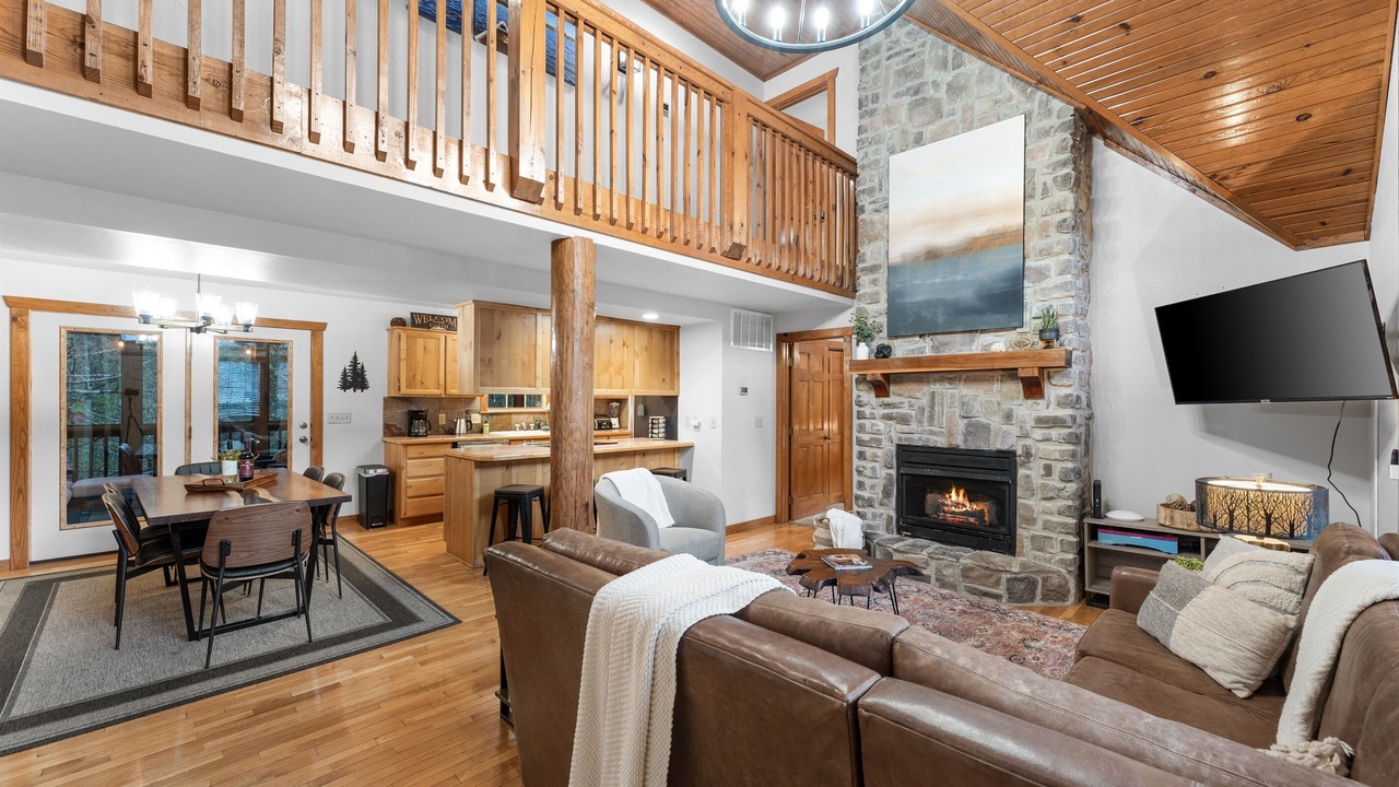 Photo of Livingroom in Branson West