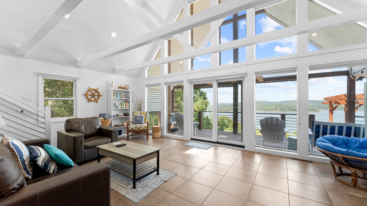 Photo of Livingroom in Blue Eye