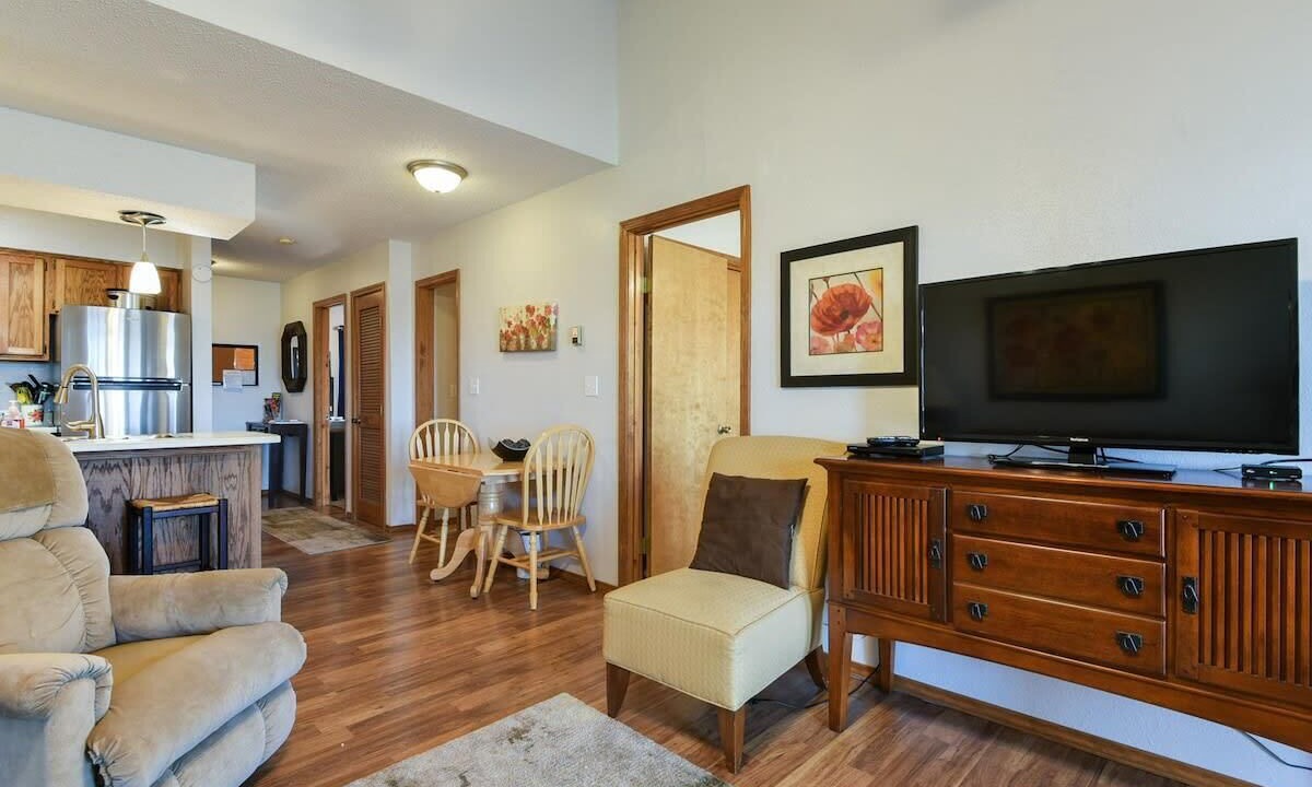 Photo of Livingroom in Notch Estates