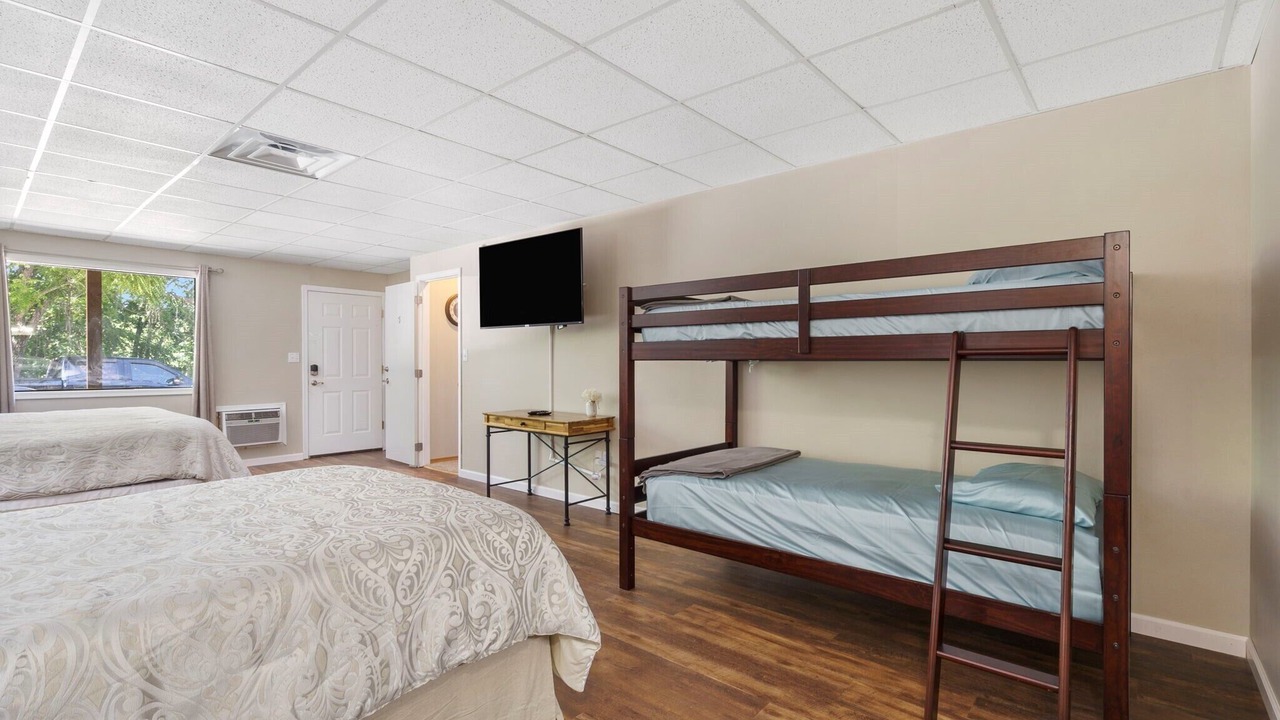 Photo of Bedroom in Branson West