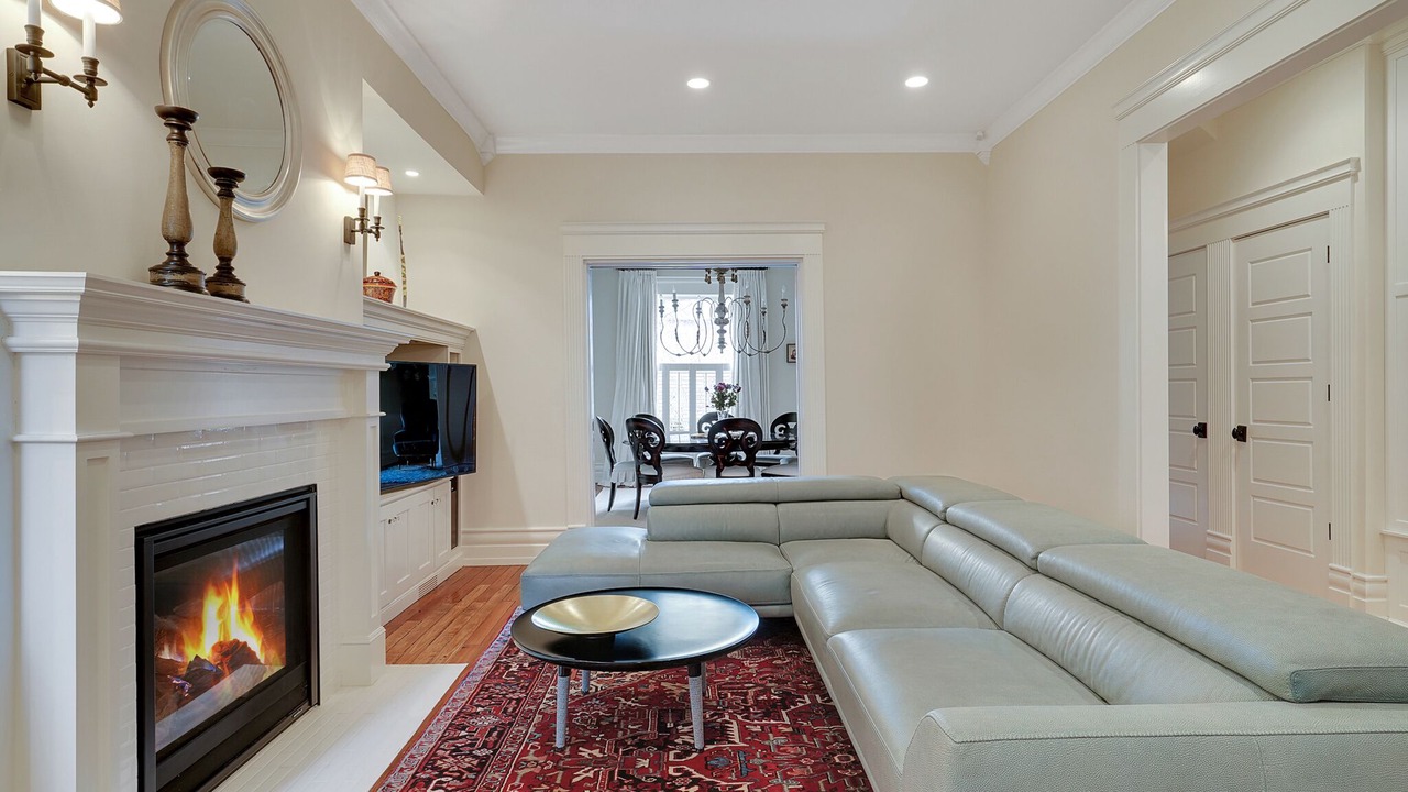 Photo of Livingroom in Cherokee Triangle