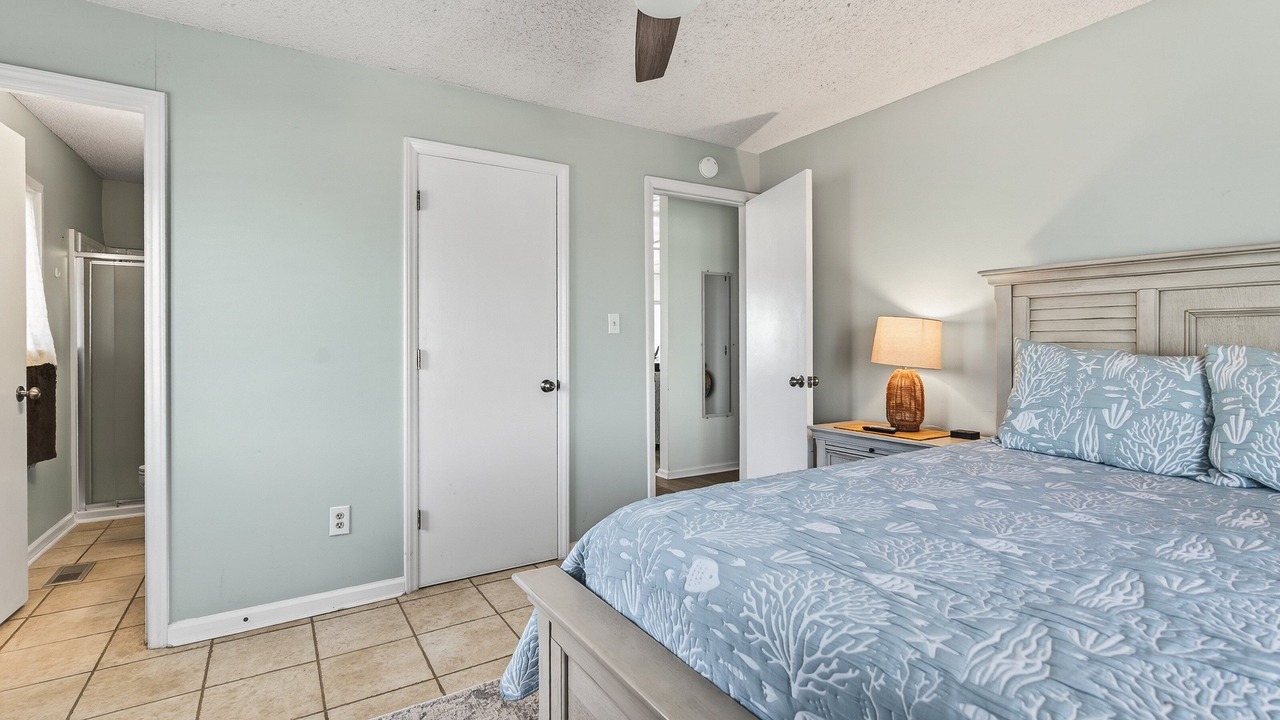 Photo of Bedroom in North Topsail Beach