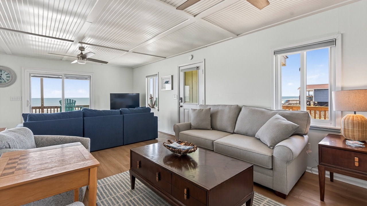 Photo of Livingroom in North Topsail Beach