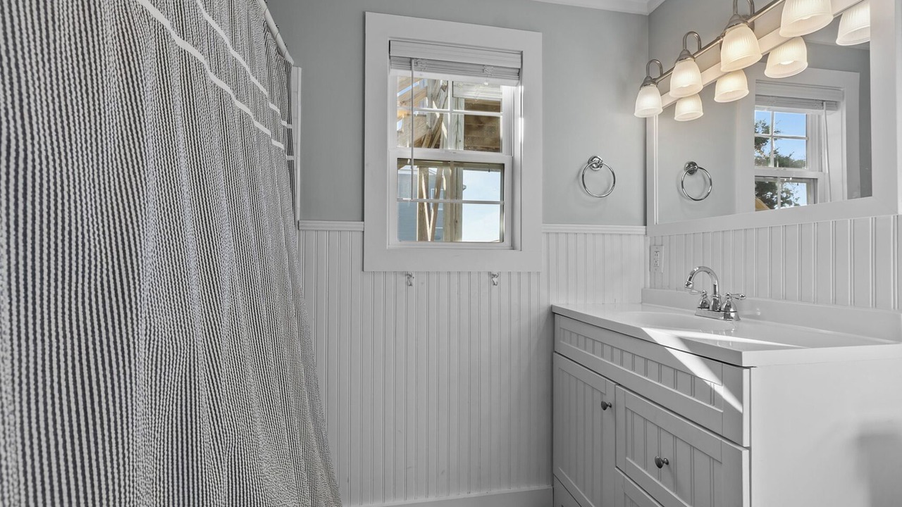 Photo of Bathroom in Hatteras
